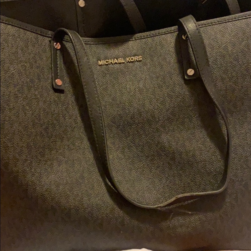 Black Micheal Kors Larger Purse